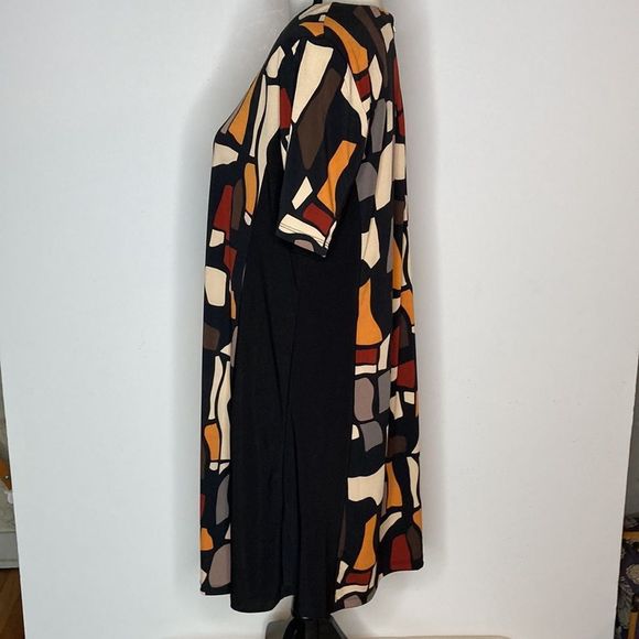 Madison Leigh Dress Mosaic Short Sleeved Dress - Picture 4 of 11